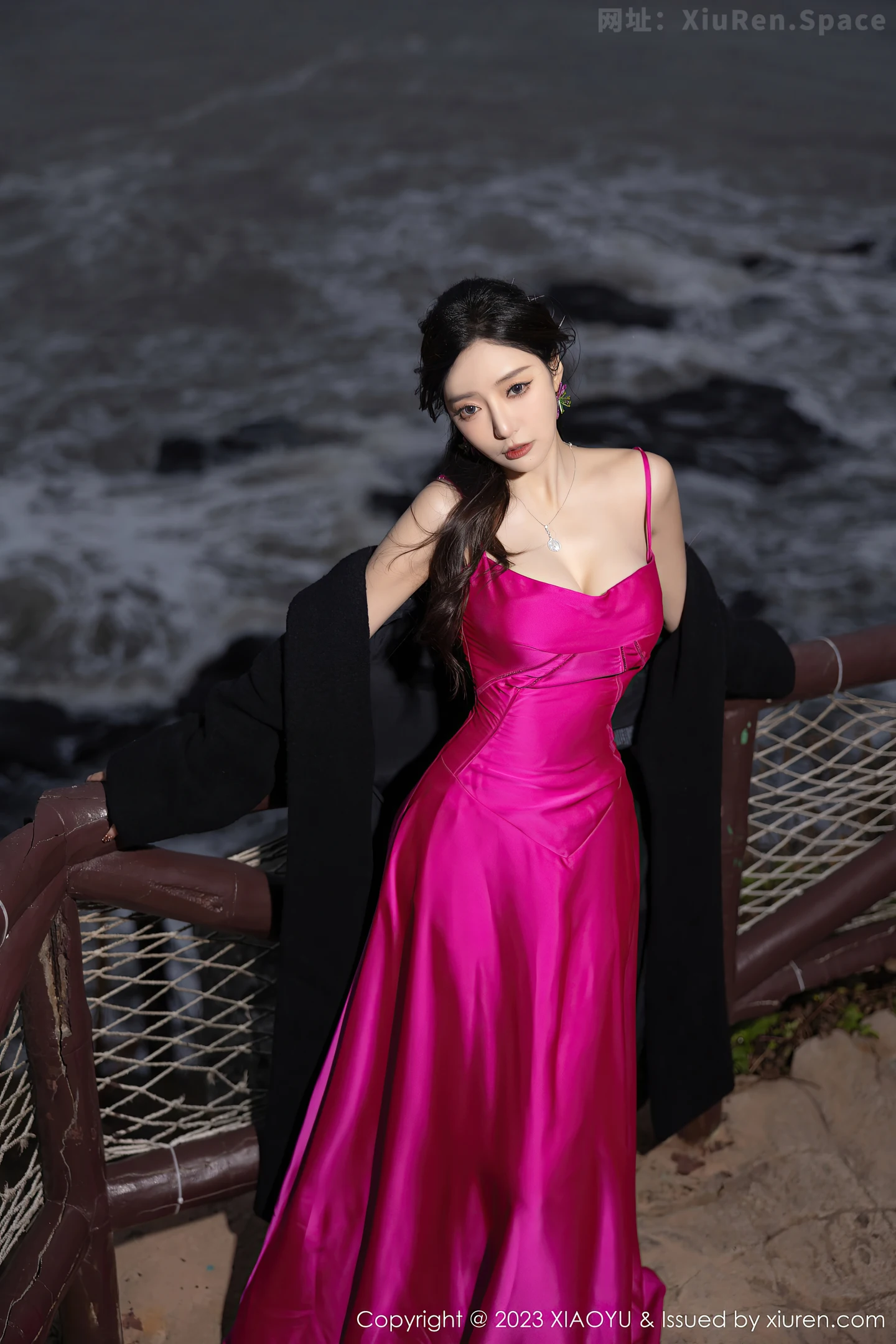 图片[2]-[XiaoYu画语界]Vol.1174 女神王馨瑶yanni红色吊带连衣长裙+黑色蕾丝情趣服迷人诱惑写真84P-秀人网官方网站